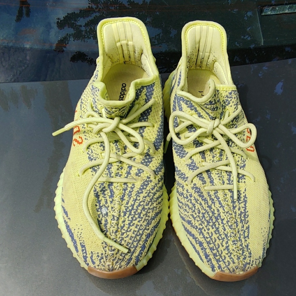 Yeezy Boosts - Picture 2 of 3